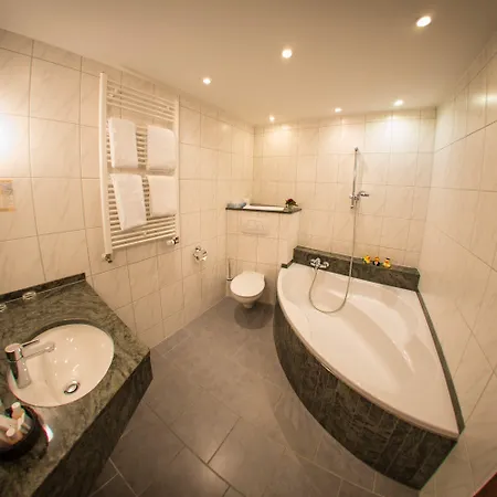 Hellers Krug Hotel 3*